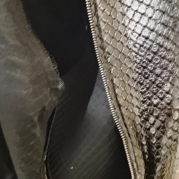 GUCCI TOP OR JACKET BLACK PYTHON